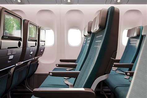 boeing 777 cx|Discover Cathay Pacific’s thoughtfully reimaged Boeing 777 .
